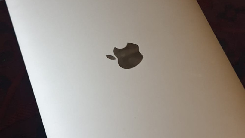 apple-macbook-air-m1-big-0