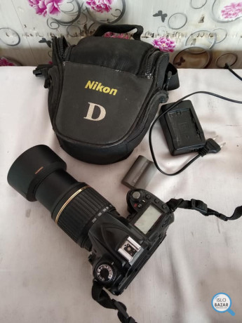 nikon-d90-with-55-200-dx-lens-big-4