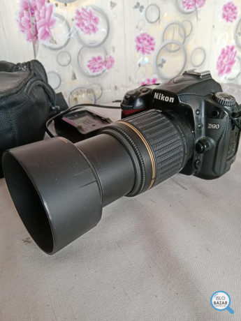 nikon-d90-with-55-200-dx-lens-big-0