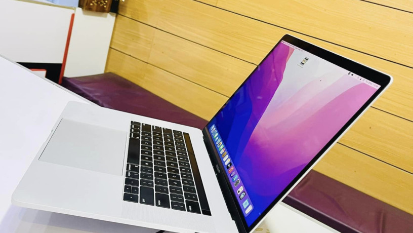 apple-macbook-pro-15-2018-big-0