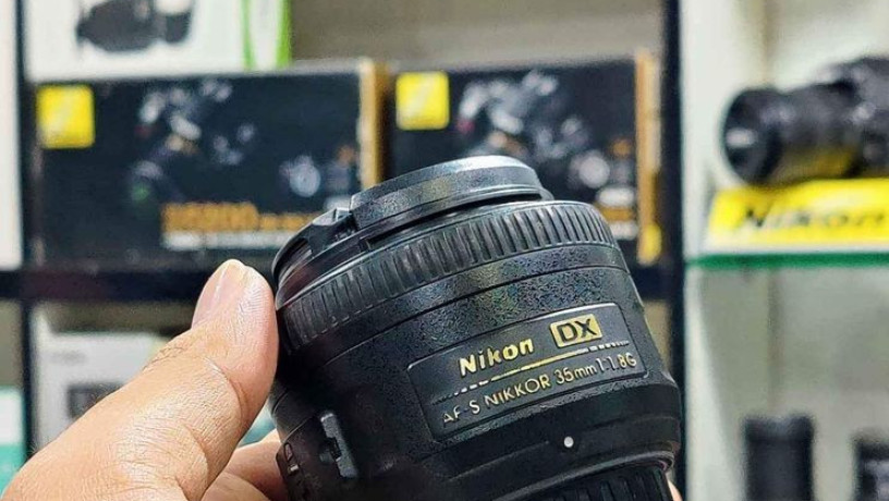 nikon-lens-35mm-18g-big-0