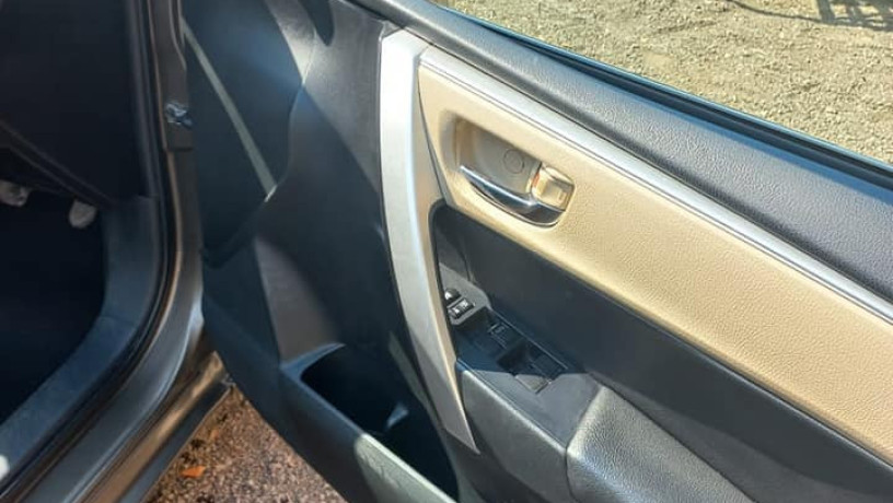 toyota-corolla-altis-grande-2015-big-4