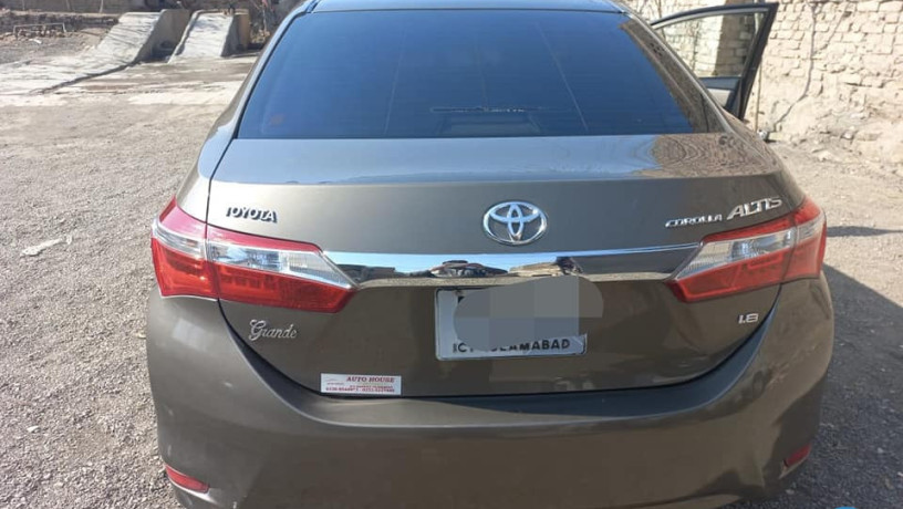 toyota-corolla-altis-grande-2015-big-0