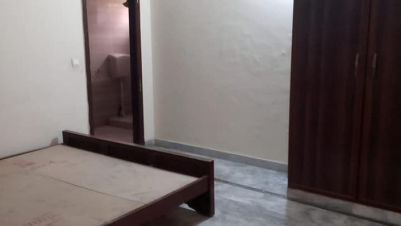7-marla-house-for-rent-big-3