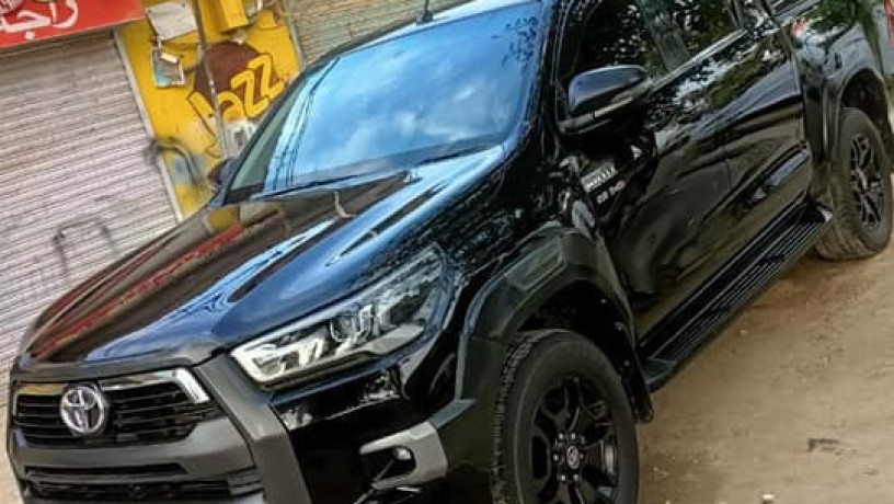 toyota-hilux-revo-v-big-0
