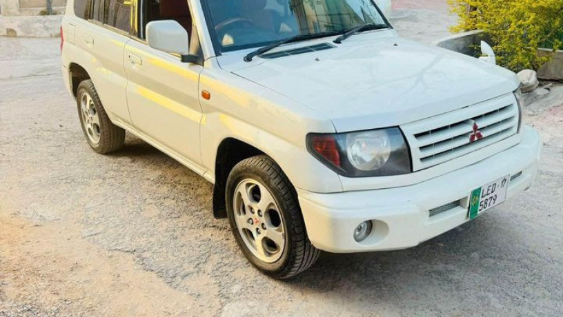 mitsubishi-pajero-io-big-1