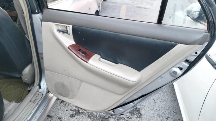 corolla-20d-2004-big-8