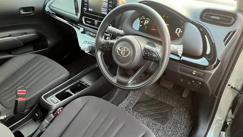 toyota-aqua-202123-push-start-big-3