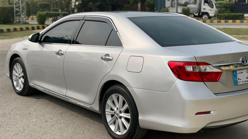 camry-hybrid-24-big-2