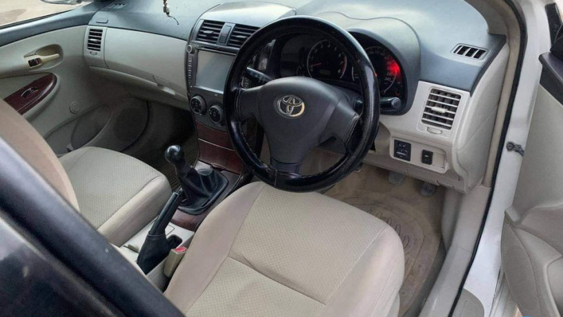 2013-toyota-corolla-big-3