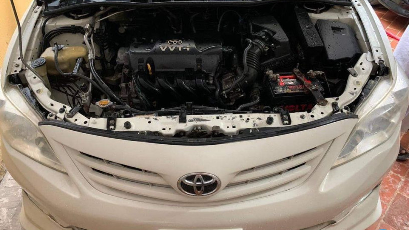 2013-toyota-corolla-big-2
