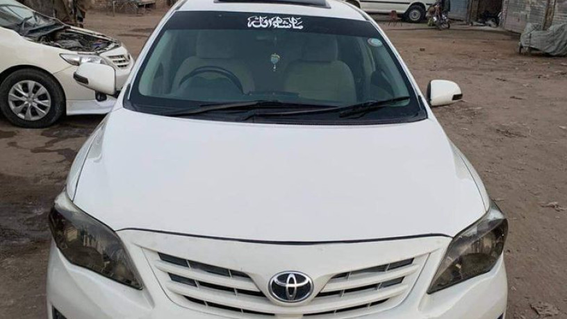2013-toyota-corolla-big-1
