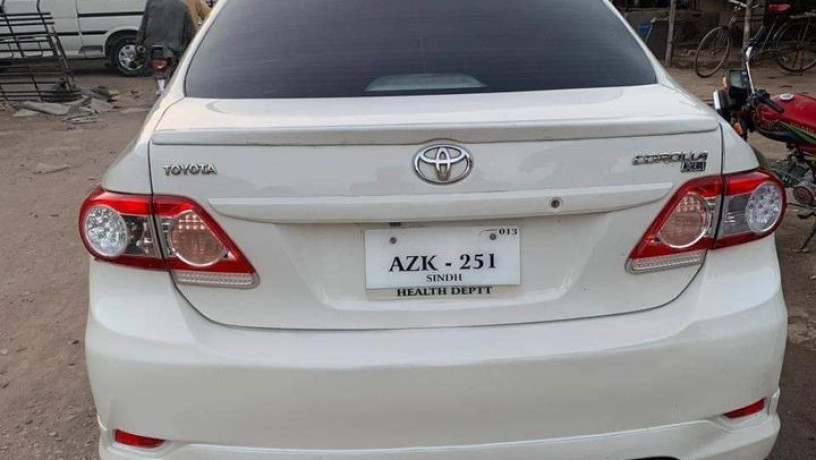 2013-toyota-corolla-big-0