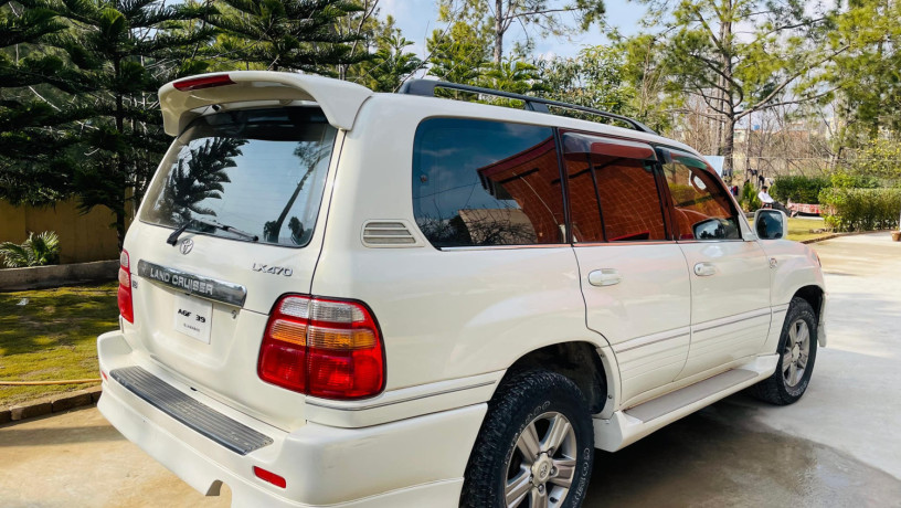 toyota-landcruiser-big-9