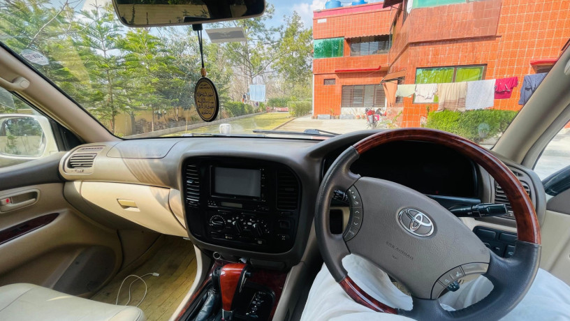 toyota-landcruiser-big-8