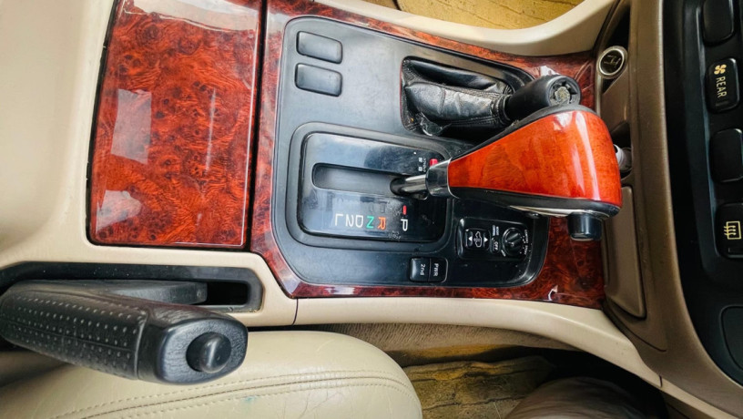 toyota-landcruiser-big-6