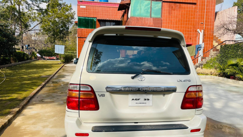 toyota-landcruiser-big-1