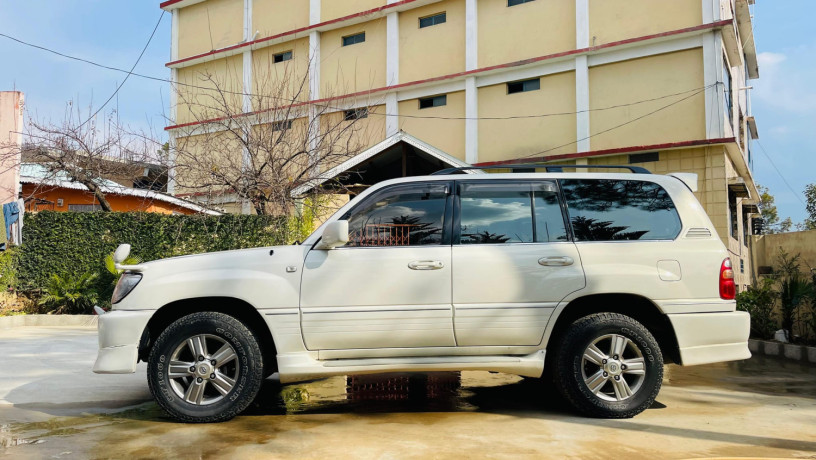 toyota-landcruiser-big-2