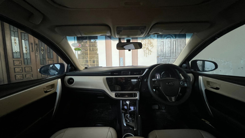 corolla-altis-grande-18-big-2