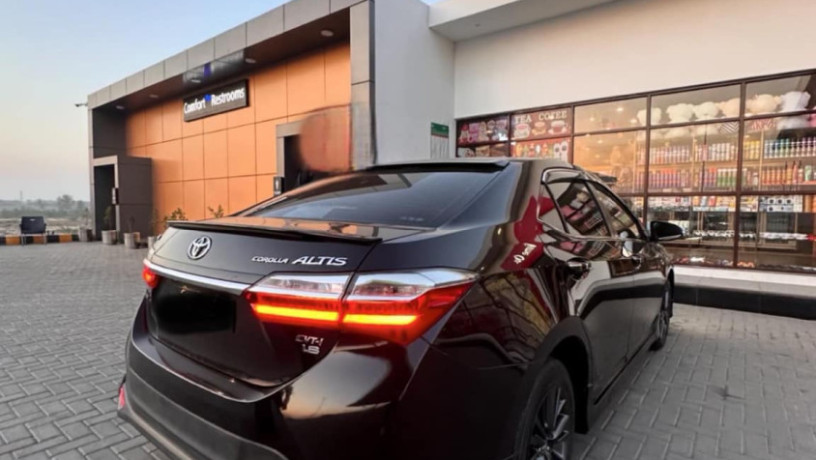 corolla-altis-grande-18-big-3